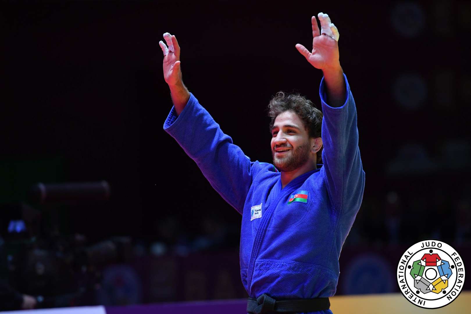 hidayat-heydarov-is-baku’s-entertainer